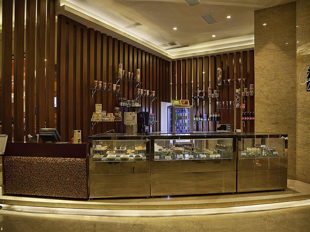 Novotel Visakhapatnam Varun Beach Экстерьер фото The Coffee Shop