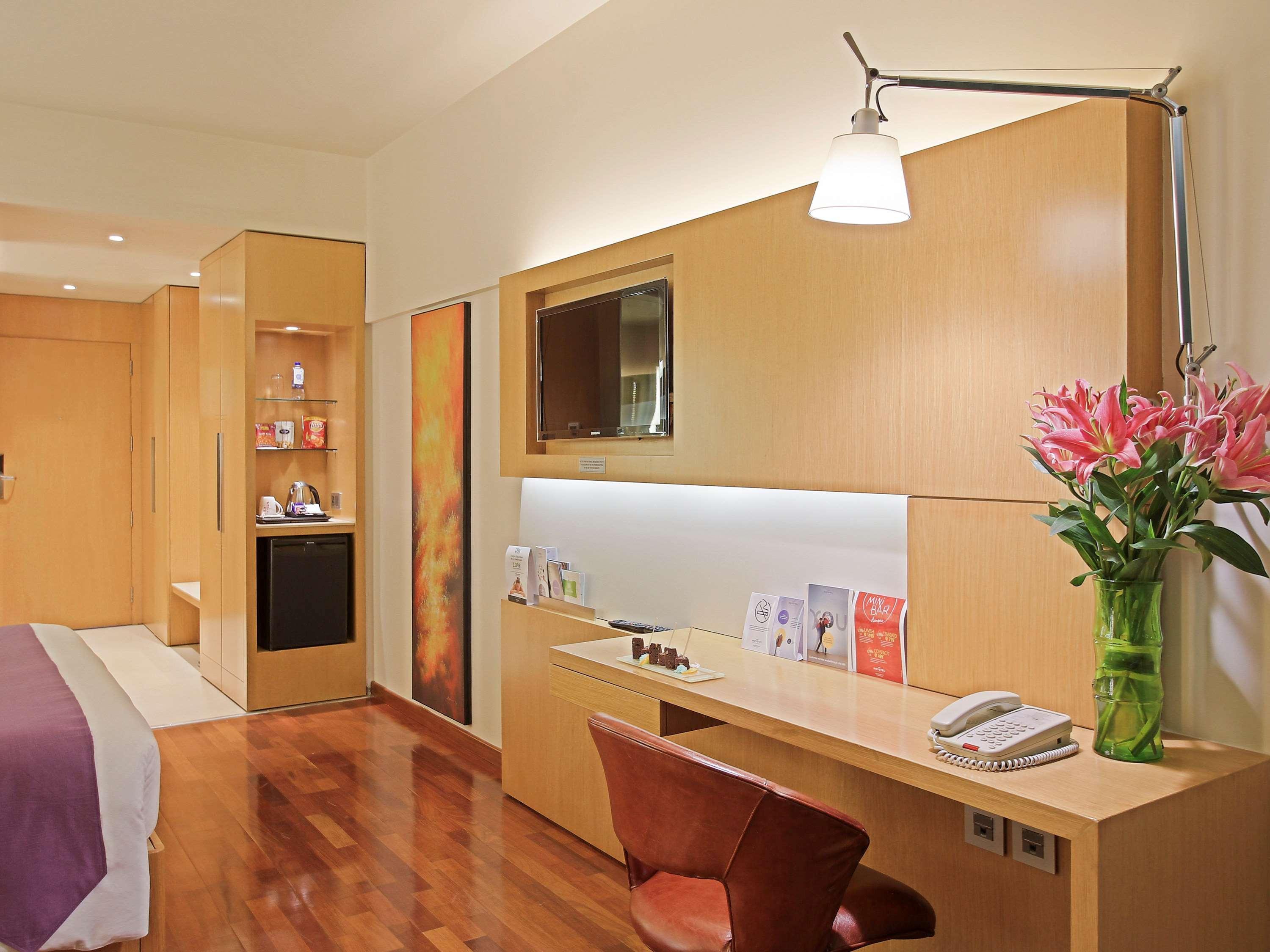 Novotel Visakhapatnam Varun Beach Экстерьер фото A room at the hotel