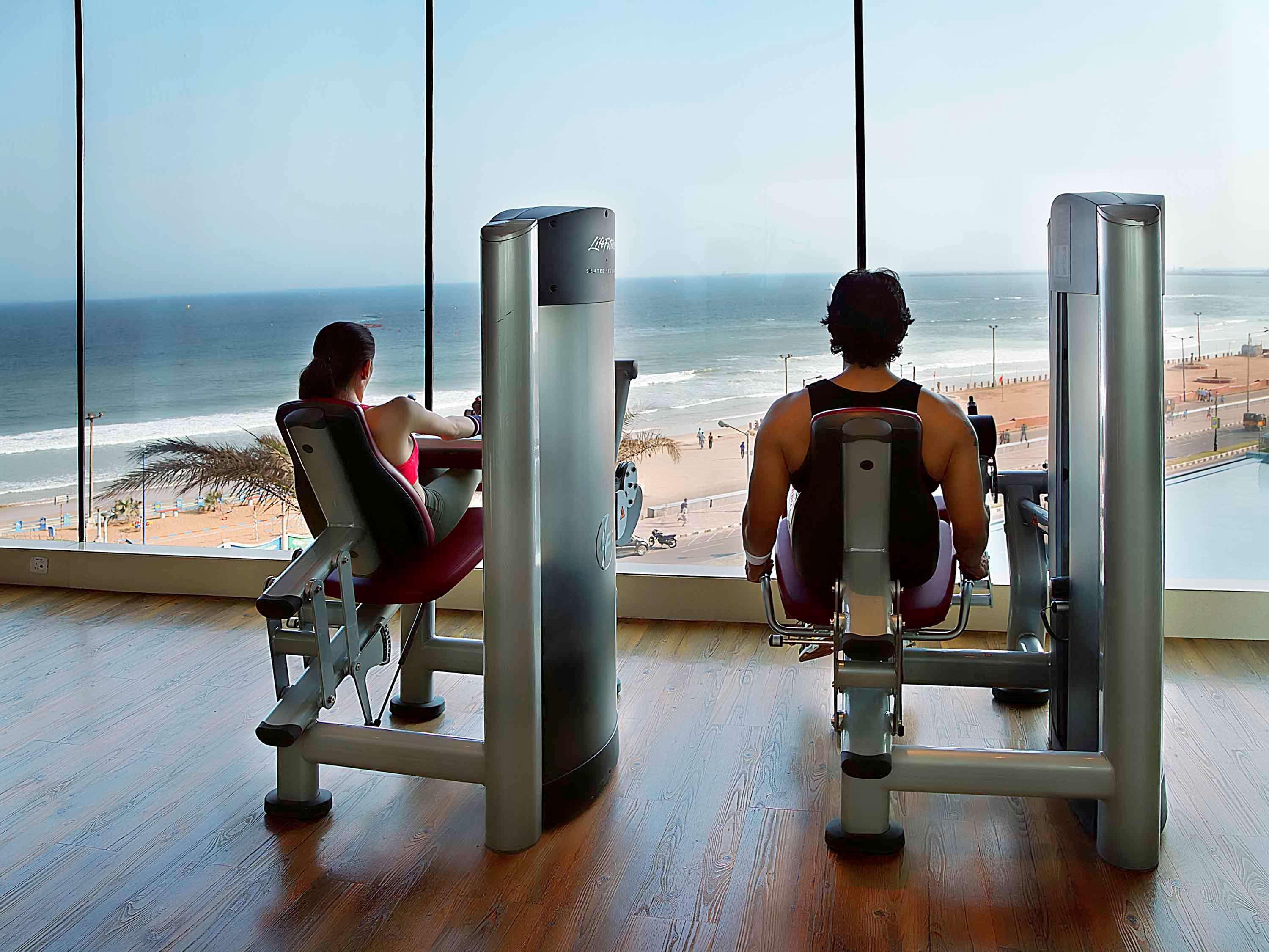 Novotel Visakhapatnam Varun Beach Экстерьер фото The gym at the Hilton Tel Aviv
