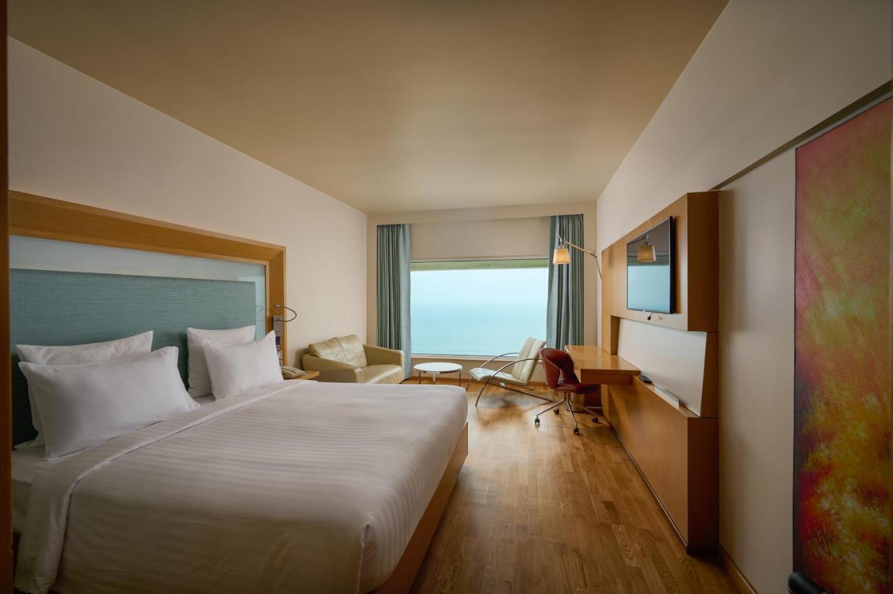 Novotel Visakhapatnam Varun Beach Экстерьер фото A room at the hotel
