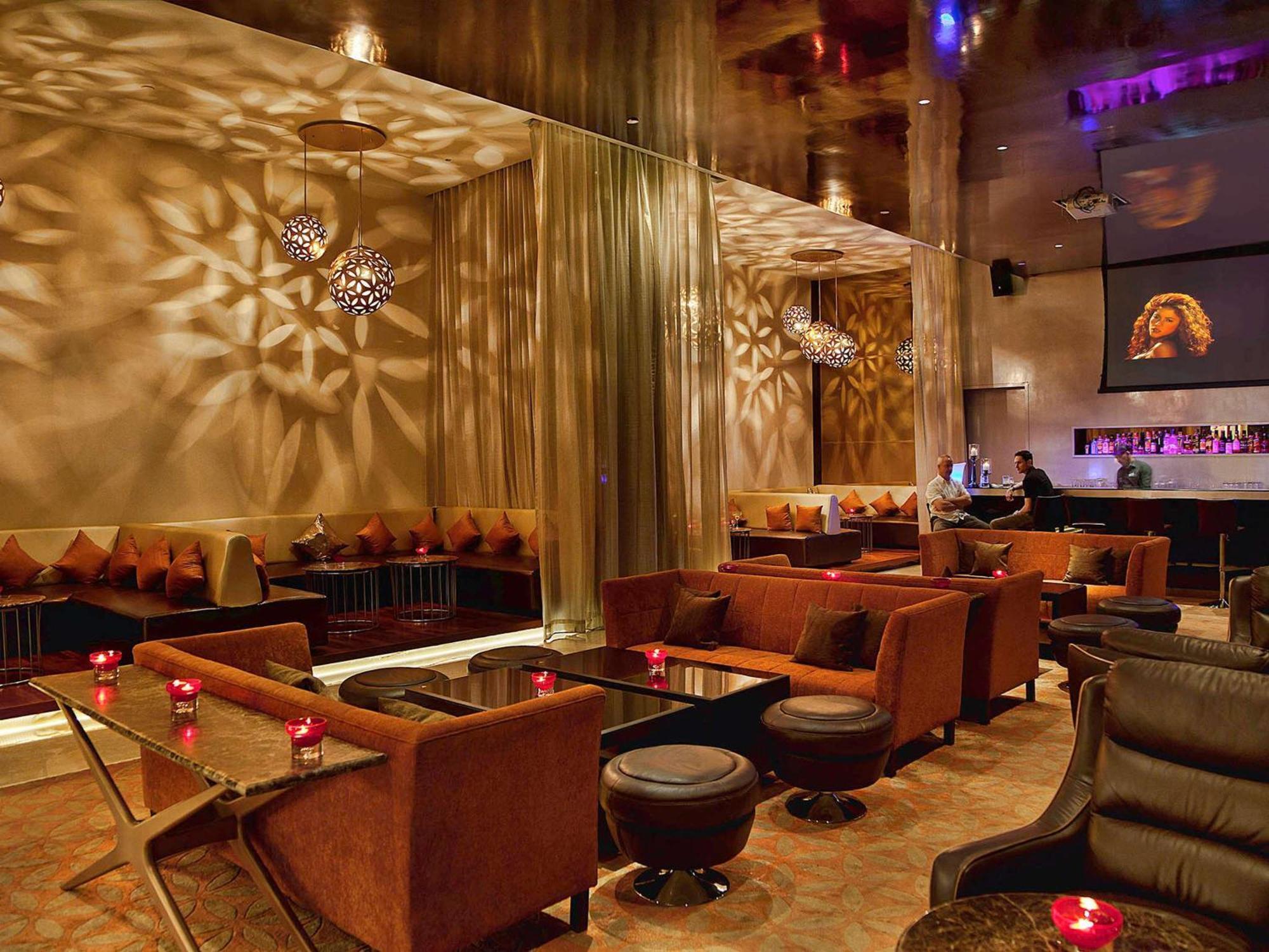 Novotel Visakhapatnam Varun Beach Экстерьер фото The interior of the nightclub