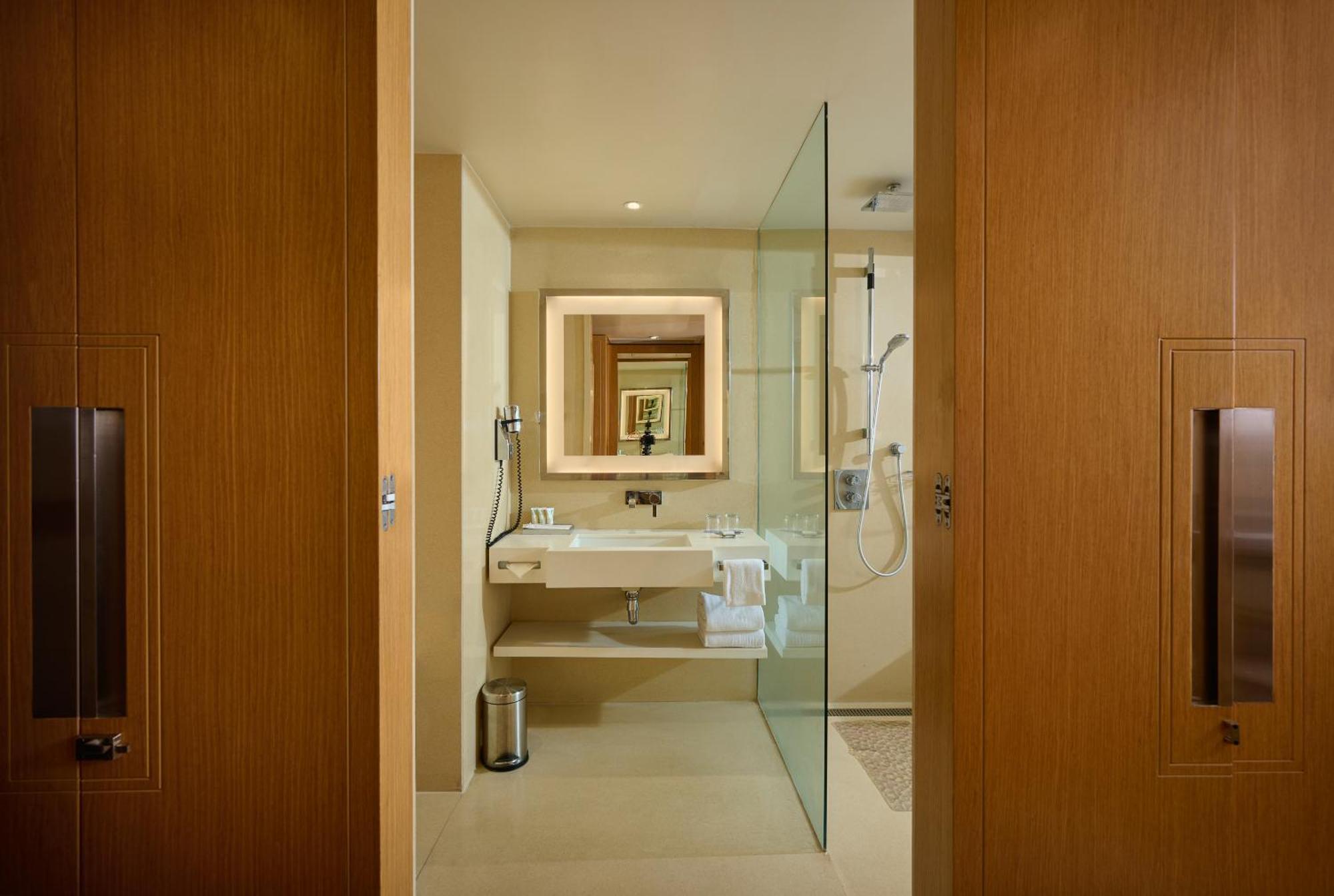 Novotel Visakhapatnam Varun Beach Экстерьер фото