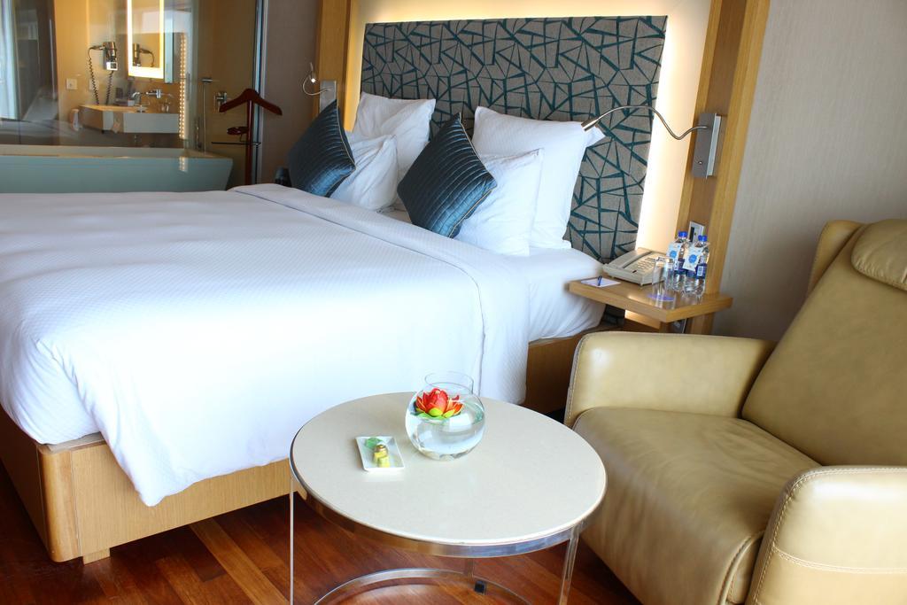 Novotel Visakhapatnam Varun Beach Экстерьер фото