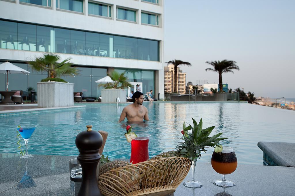 Novotel Visakhapatnam Varun Beach Экстерьер фото Pool at the Park