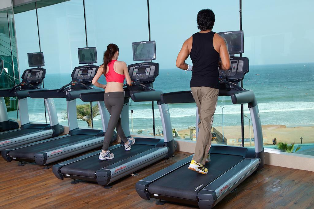 Novotel Visakhapatnam Varun Beach Экстерьер фото A treadmill